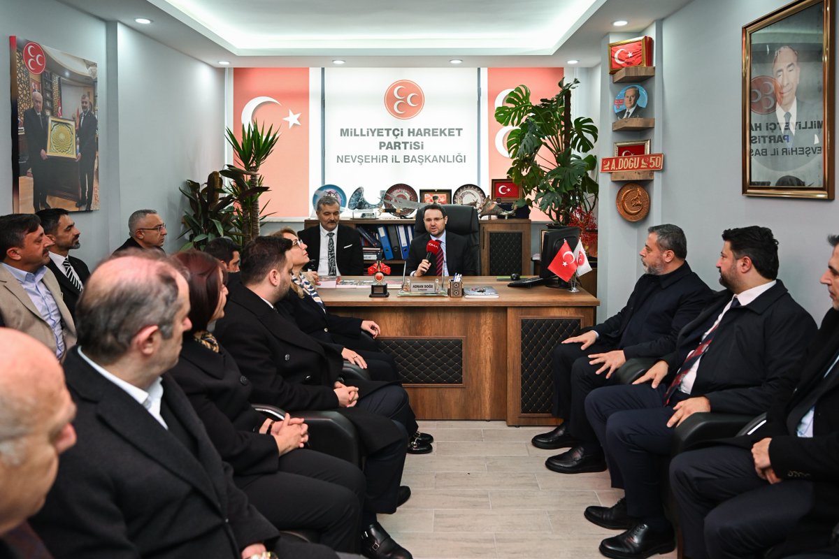 MHP #Nevşehir İl Başkanlığını ziyaret ettik.

Ortak akıl ve istişare kültürüyle ülkemizin yarınları için attığımız adımlar ve Türkiye Yüzyılı hedeflerimiz üzerine verimli bir görüşme gerçekleştirdik.

İl Başkanı ve yönetimine misafirperverlikleri için teşekkür ediyorum.