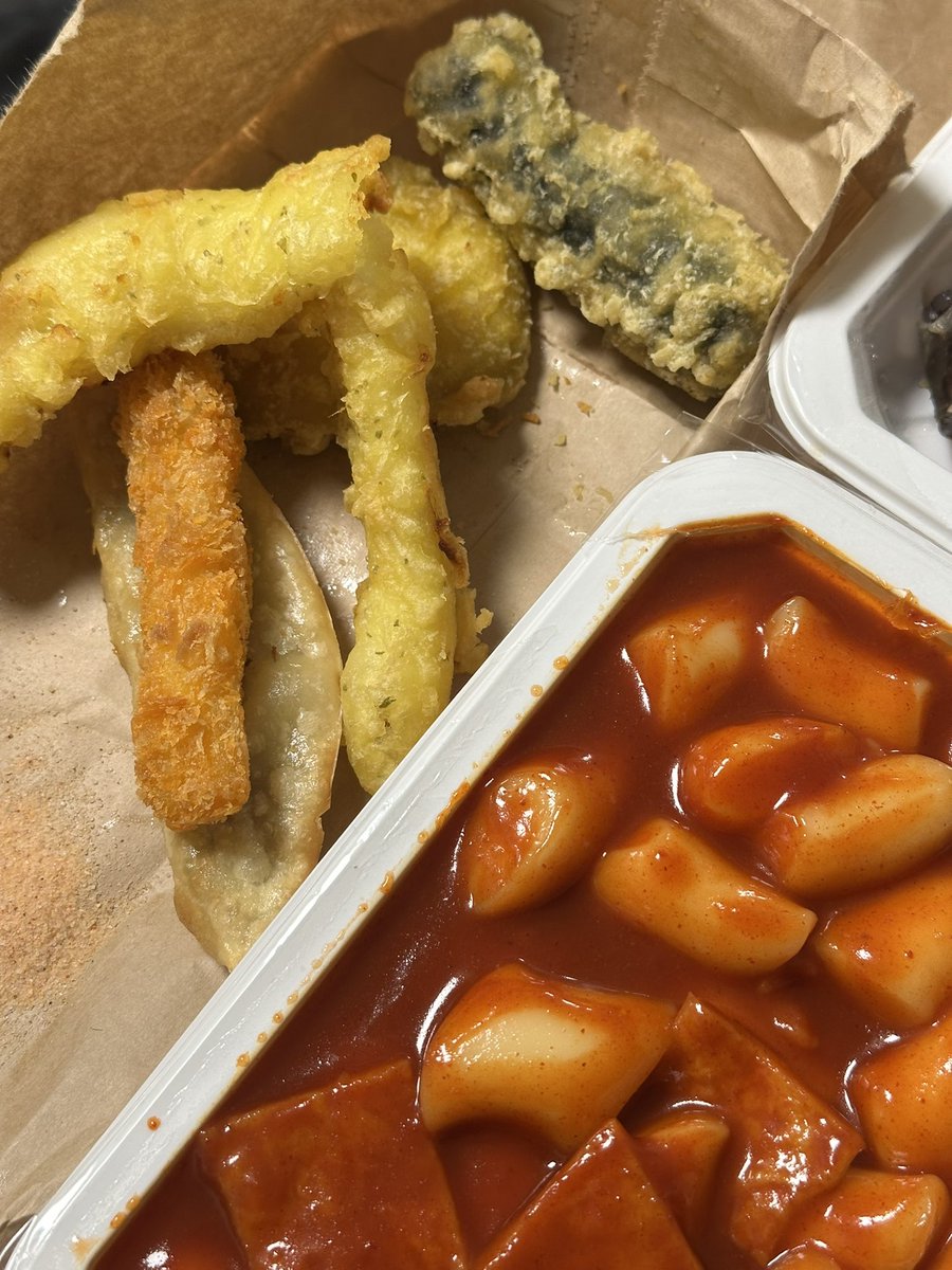 mymeal_'s tweet photo. 떡튀순
쌀떡볶이 튀김 순대 https://t.co/fzkBTY61cC