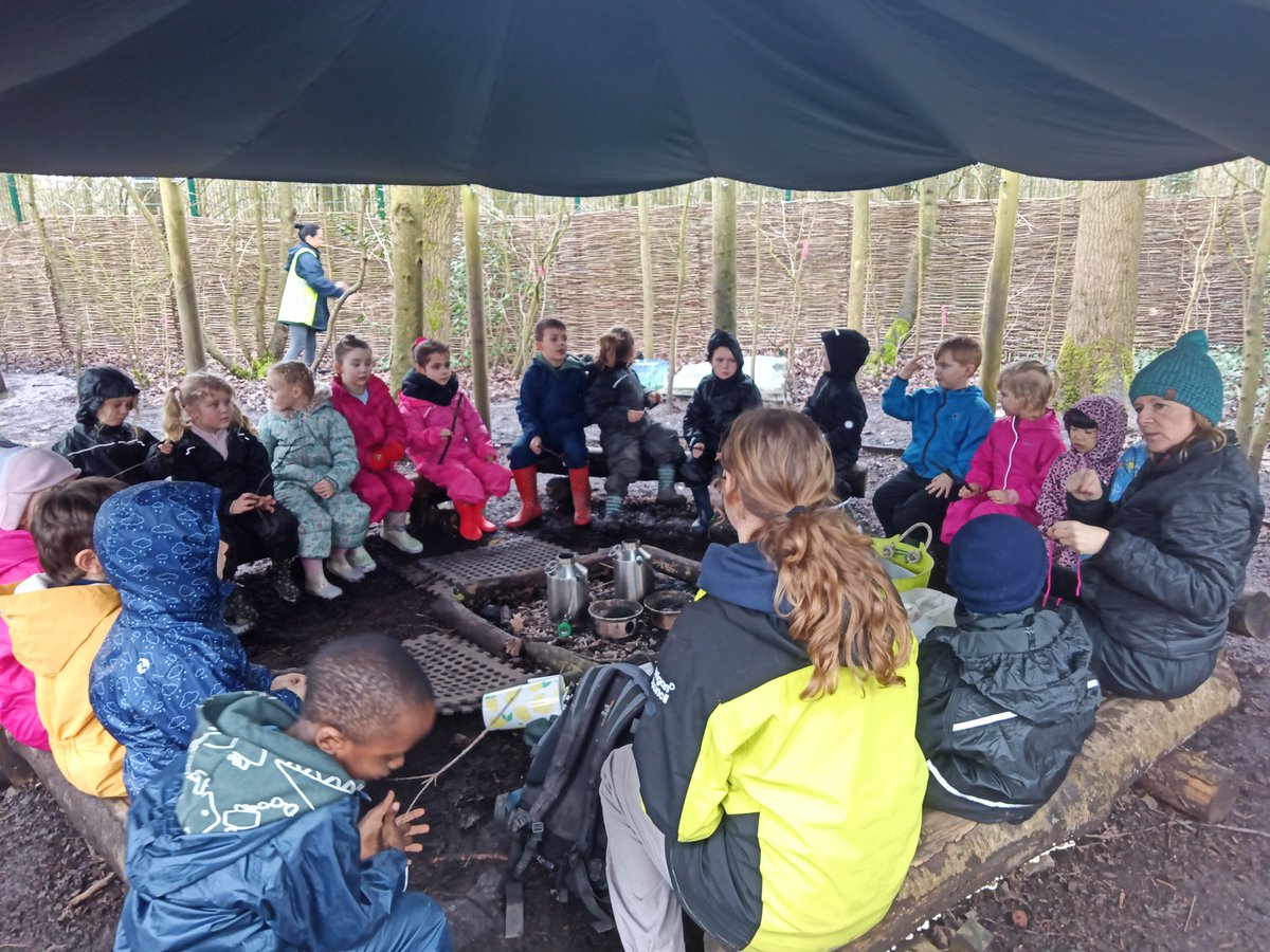 Miss Dennett tweet media