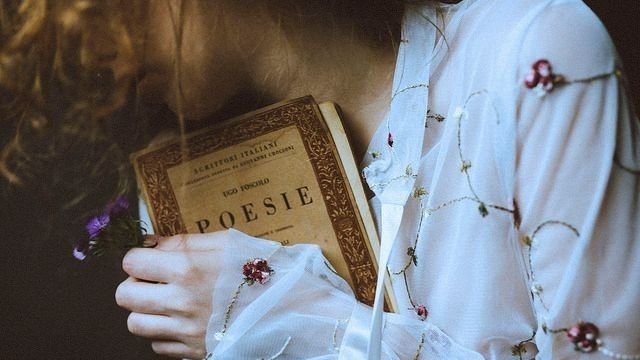 dagodubnos's tweet photo. Man is so prone to concern himself with the basest things; the mind and senses dull so readily to impressions of the beautiful and the perfect that one ought to maintain, in every way possible, one's ability to perceive them.

Johann Wolfgang von Goethe https://t.co/nAH0neXzoo