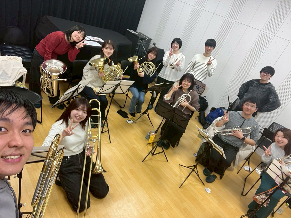 suwo_brass's tweet photo. 【金管コンまであと8日🐝】
アンサンブル紹介⑪
OBOGアンサンブル『ゴジラ』

今回の金管コンサートにおける、メイン曲に次いでの目玉曲の1つ！
OBOGメンバーがお送りする、迫力ある演奏をお楽しみに！ https://t.co/UbLIIqokaB