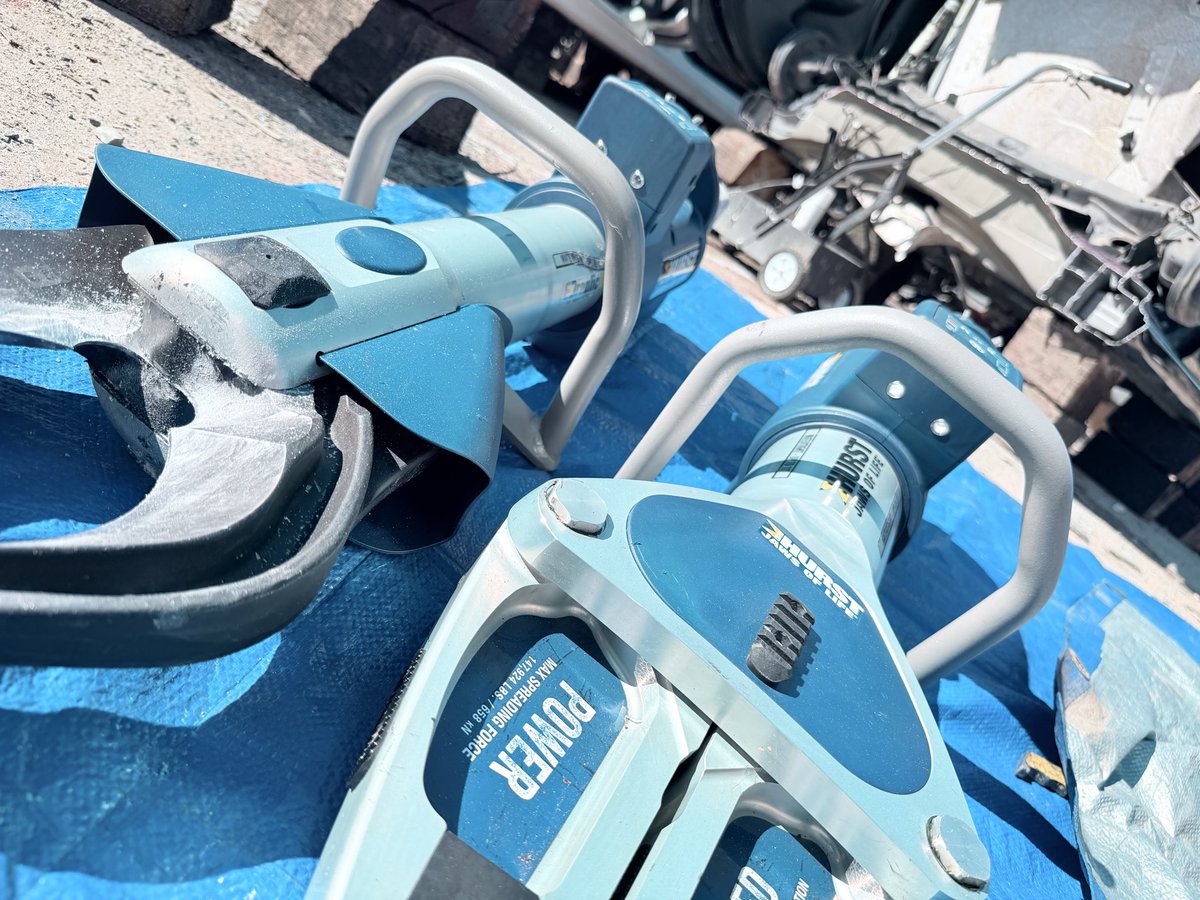 cityofwsfire's tweet image. Extrication training 🚗✂️

By learning to safely cut the A, B, and C pillars of a vehicle, firefighters can remove doors, take the roof, and create the space needed to reach and safely remove trapped patients.🔥
#WSFire #TrainingMatters