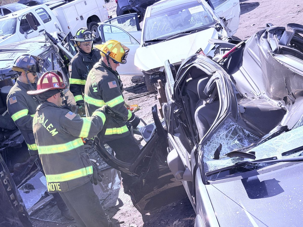 cityofwsfire's tweet image. Extrication training 🚗✂️

By learning to safely cut the A, B, and C pillars of a vehicle, firefighters can remove doors, take the roof, and create the space needed to reach and safely remove trapped patients.🔥
#WSFire #TrainingMatters