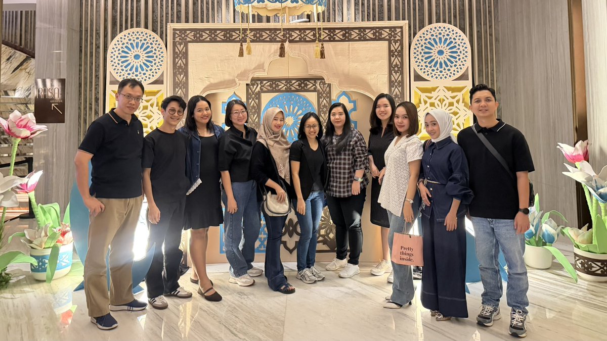 ulinpans's tweet photo. menikmati masa2 ldm, jum’at ini sama2 punya acara bukber kantor, si suami buka dimanaaa si istri buka dimanaaa hmm🫠 https://t.co/YBEZQp1Uek