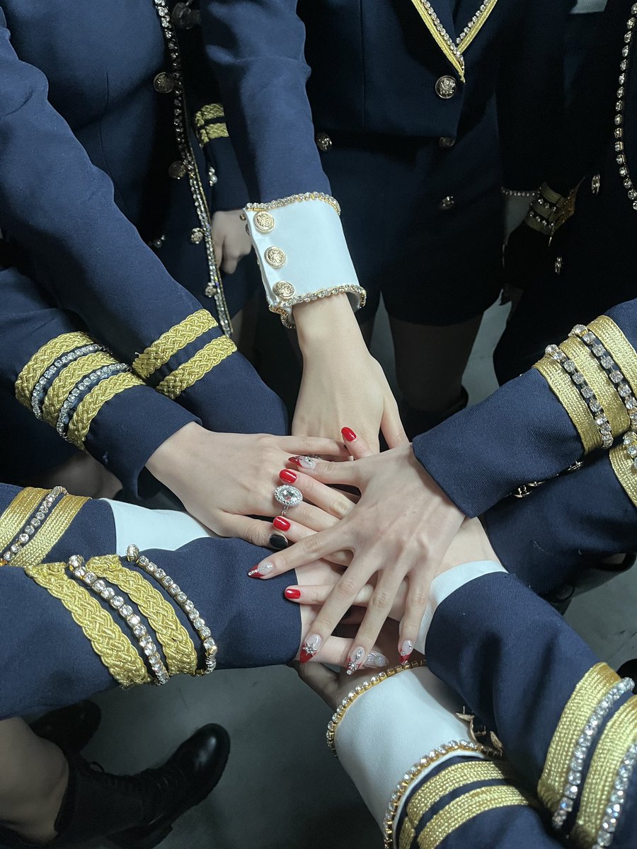 IAoi99's tweet photo. 💜🤍💛

Hoping my girls stay happy &amp; healthy always✨

#Kep1er 
#0T7
#OT9 
#T0gehterF0rever✨ https://t.co/GKZpUEm7Lt
