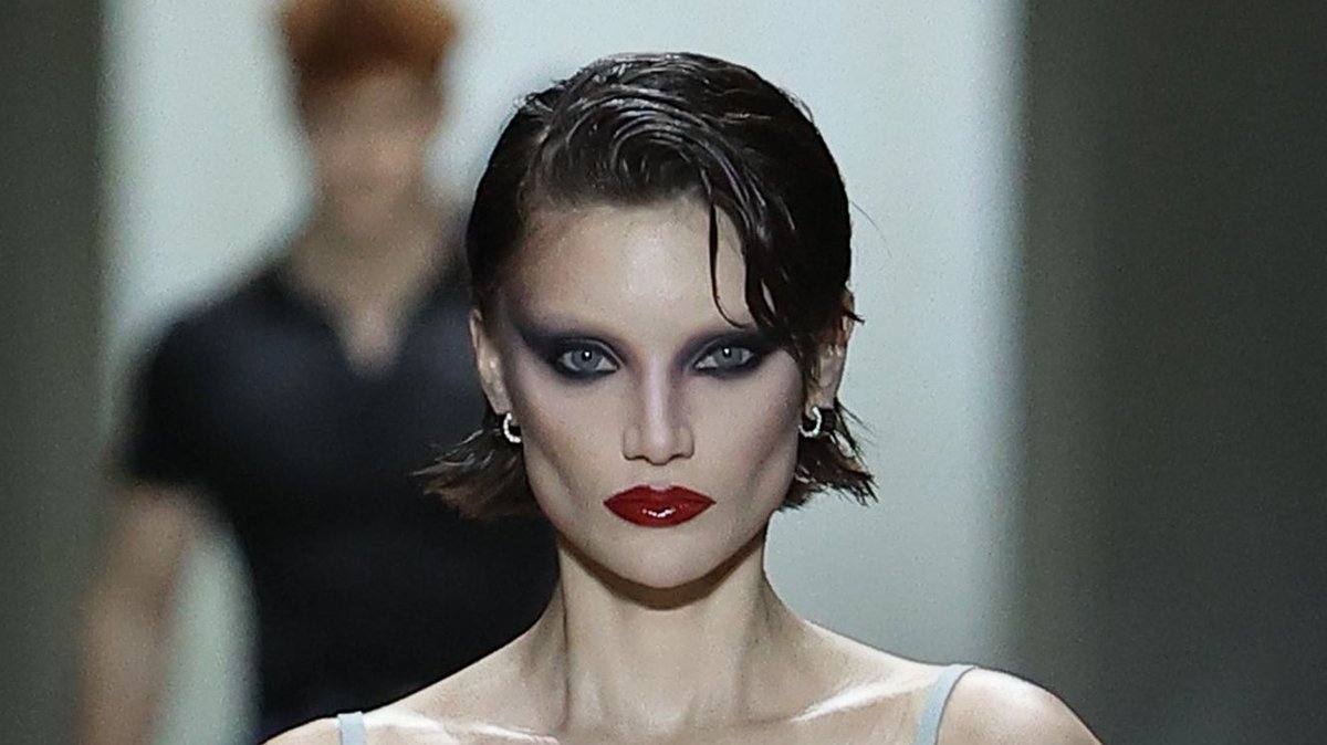 BOTTEGAHOENETA's tweet photo. Those makeup looks are indeed NASTY. https://t.co/RtRDfUKDX2