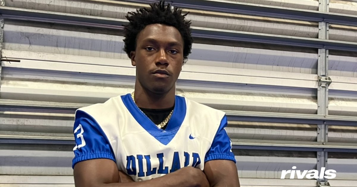 ReuseRecruiting's tweet image. Two schools are already pouring in on four-star WR @speedyyeraa.

But with an official visit locked in for #UGA, he's clearly seeking to know the Dawgs on a deeper level.

"There's nothing to not like."

More at @DawgsHQ: 
on3.com/teams/georgia-…