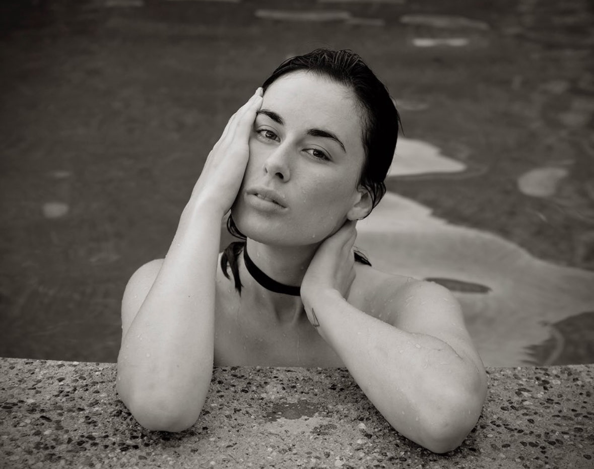 Olive Glass 🦢 tweet media