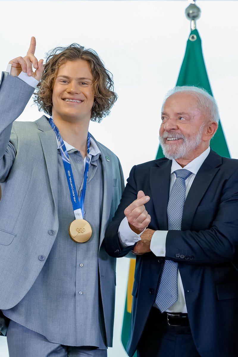 É DO BRASIL! Nosso medalhista de ouro nas Olímpiadas de Inverno, Lucas Pinheiro Braathen, com nosso presidente de ouro Luiz Inácio Lula da Silva! 🥇🇧🇷 

📷 <a href="/ricardostuckert/">Ricardo Stuckert</a>