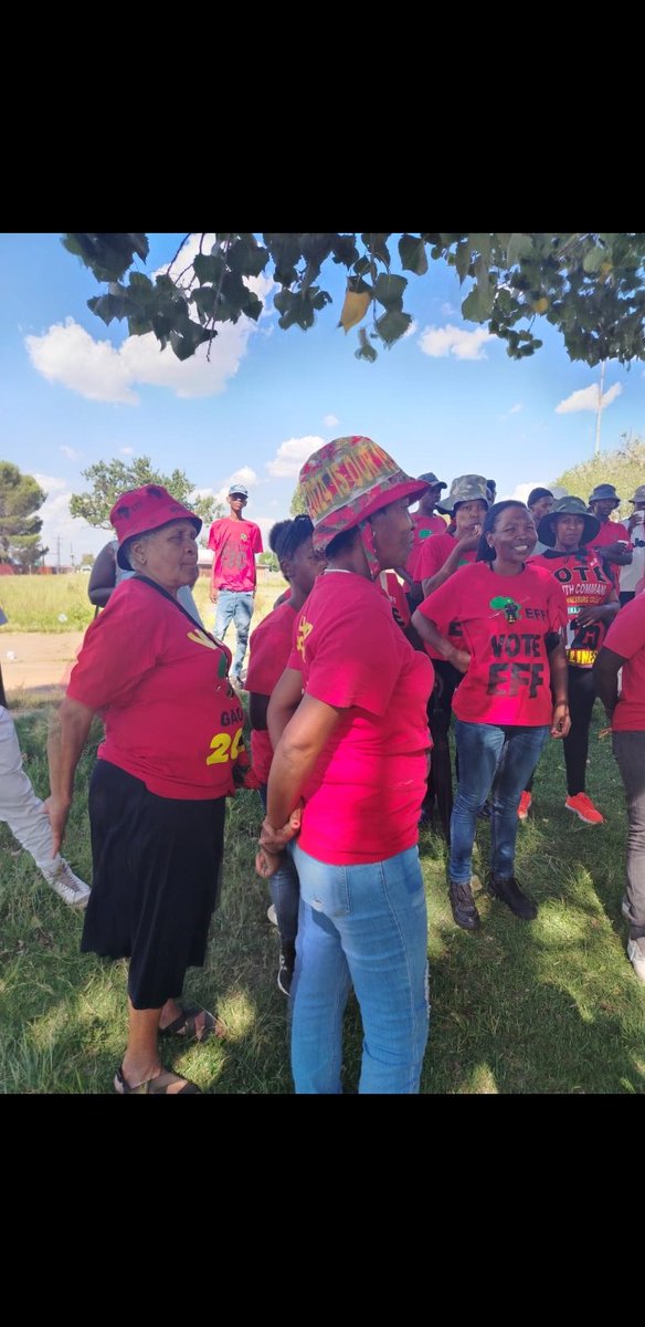 EFF_Emfuleni's tweet photo. We Redid the Friday and recruited in Emfuleni, Ward 42. EFF Emfuleni Sub-region ✊🏿✊🏿 https://t.co/e9V3tzh5j4