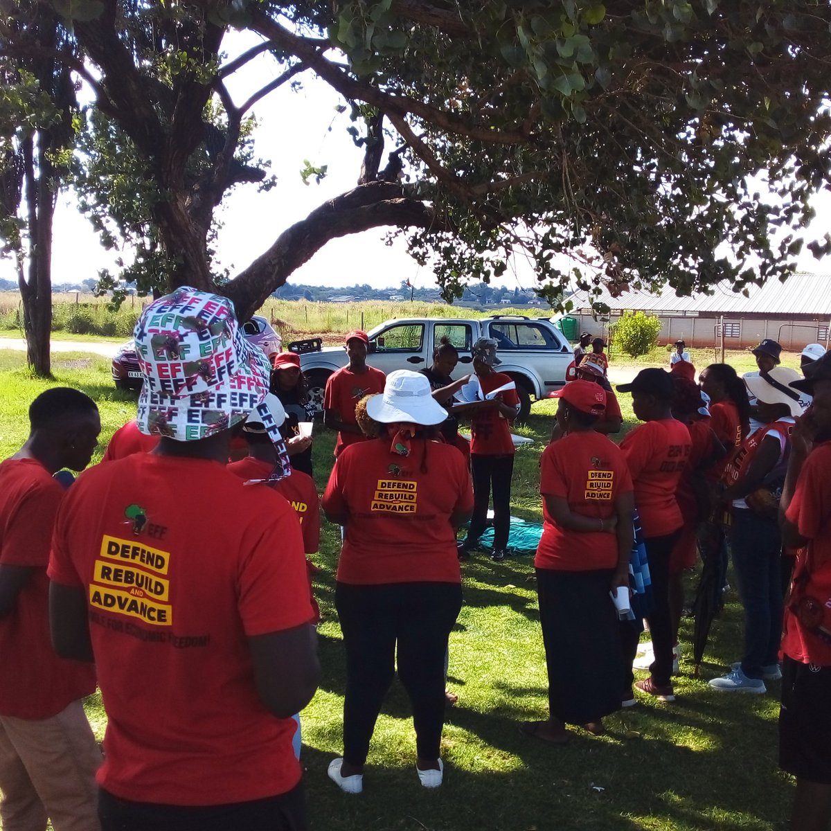 EFF_Emfuleni's tweet photo. We Redid the Friday and recruited in Emfuleni, Ward 42. EFF Emfuleni Sub-region ✊🏿✊🏿 https://t.co/e9V3tzh5j4