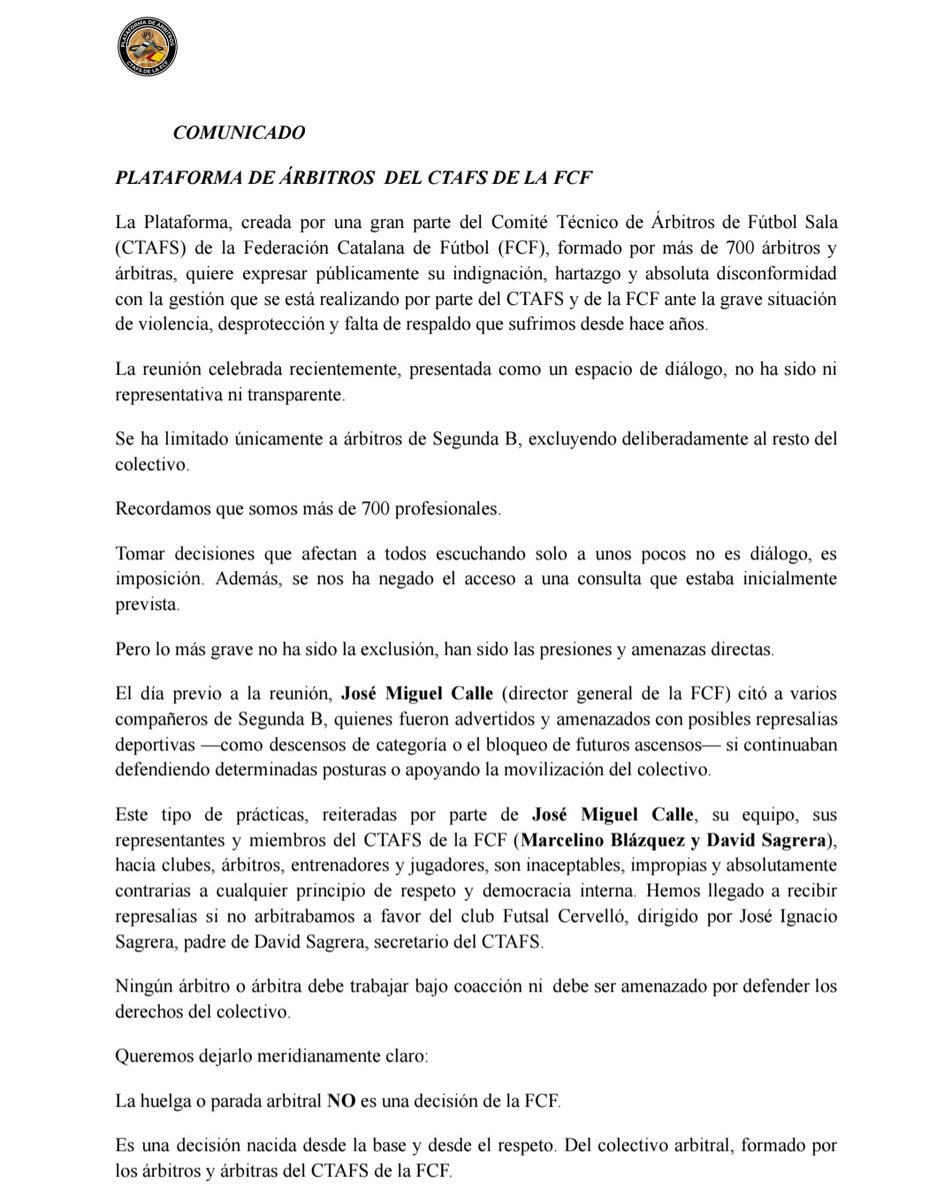 FutbolCatalunya's tweet photo. Les coses a lloc i 'la terra per a qui la treballa': la vaga dels àrbitres del #futsalcat NO l'organitza la @FCF_CAT sinó els àrbitres. El 'pal' a Calle, Marce, Bomba, Sagrera i Rubén és duríssim i vergonyós. Llegiu el que els mitjans subvencionats no publiquen
#futbolcat https://t.co/C5oBj1zBiM