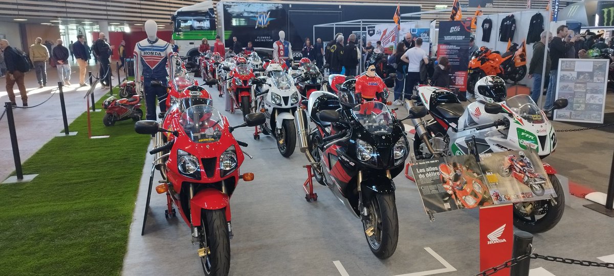 RedmanMotopiste's tweet photo. Le salon du 2 Roues à Lyon Europexpo c est ce week end !

#salondu2roues
#lyon
#euroexpo
#motopiste https://t.co/0Y8aSv1k06