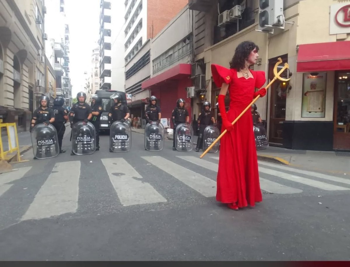 MEGA MUTANTE MOGOLICO tweet media