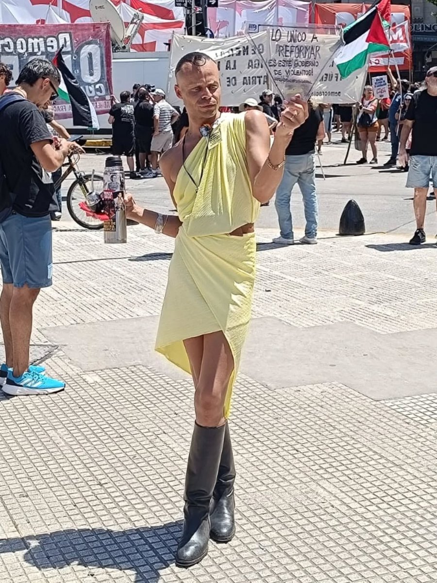 MEGA MUTANTE MOGOLICO tweet media