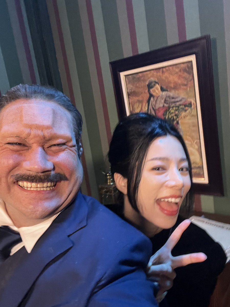 ajakatsuya's tweet photo. 金曜ロードショー観てくれましたか
とにかく楽しく撮れました世界ホテル
家永と楽しいショット
#ゴールデンカムイ
#金曜ロードショー https://t.co/AunWGanbOT