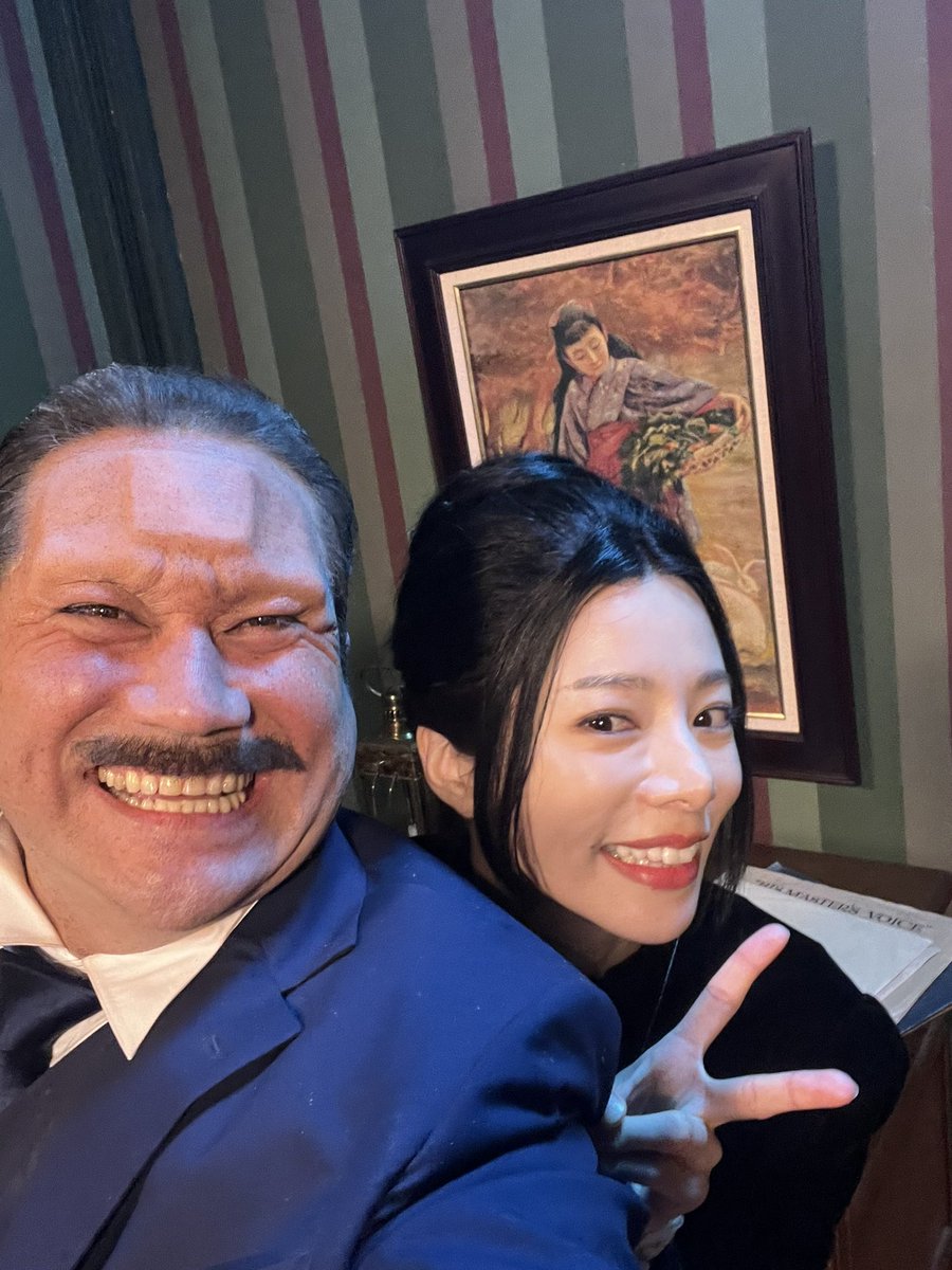 ajakatsuya's tweet photo. 金曜ロードショー観てくれましたか
とにかく楽しく撮れました世界ホテル
家永と楽しいショット
#ゴールデンカムイ
#金曜ロードショー https://t.co/AunWGanbOT