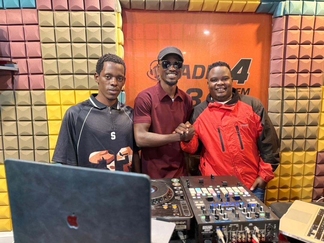 Apollo BW tweet media