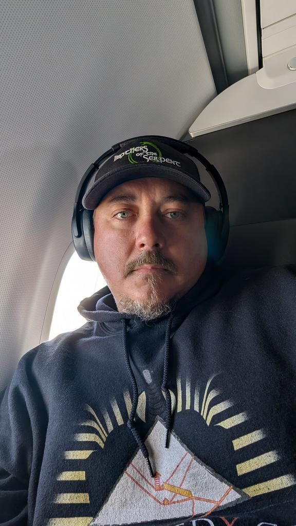 UnchartedX1's tweet image. Leaving nor cal on a foggy and very early morning, 28ish hours and 3 flights later landing with quite a view. After many trips here this is, I think, the first time I've had this spectacular flight path into Cairo! #egypt #pyramids