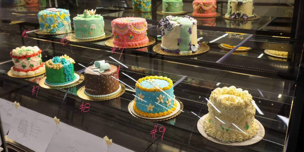 tritoncollege's tweet image. Our Intro to Cake Decorating (HIA 127) ate and left no crumbs on these cakes. 😋🍰

You can check out their work now through Wednesday, March 4, in the Bakery window. 

#WeRTriton #TheresAPlaceForYou #CakeDecorating #CakeDesign