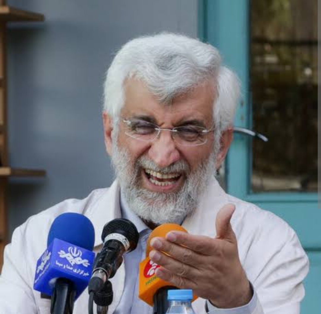 j_mobara's tweet photo. ناقوس #جنگ با فراخوان های دولتها به سفارتخانه ها به صدا در آمد!
لعنت بر کسانیکه کشور را به لبه پرتگاه کشاندند
لعنت بر کسانیکه جنگ را پرستیدند و حماقت را نرمالیزه کردند و خندیدن و خندیدن و خندیدن...
به ریش من و شما می‌خندند
به وطن پرستی ما
به مرگ آرزوهای ما... https://t.co/eiOkeiaS99