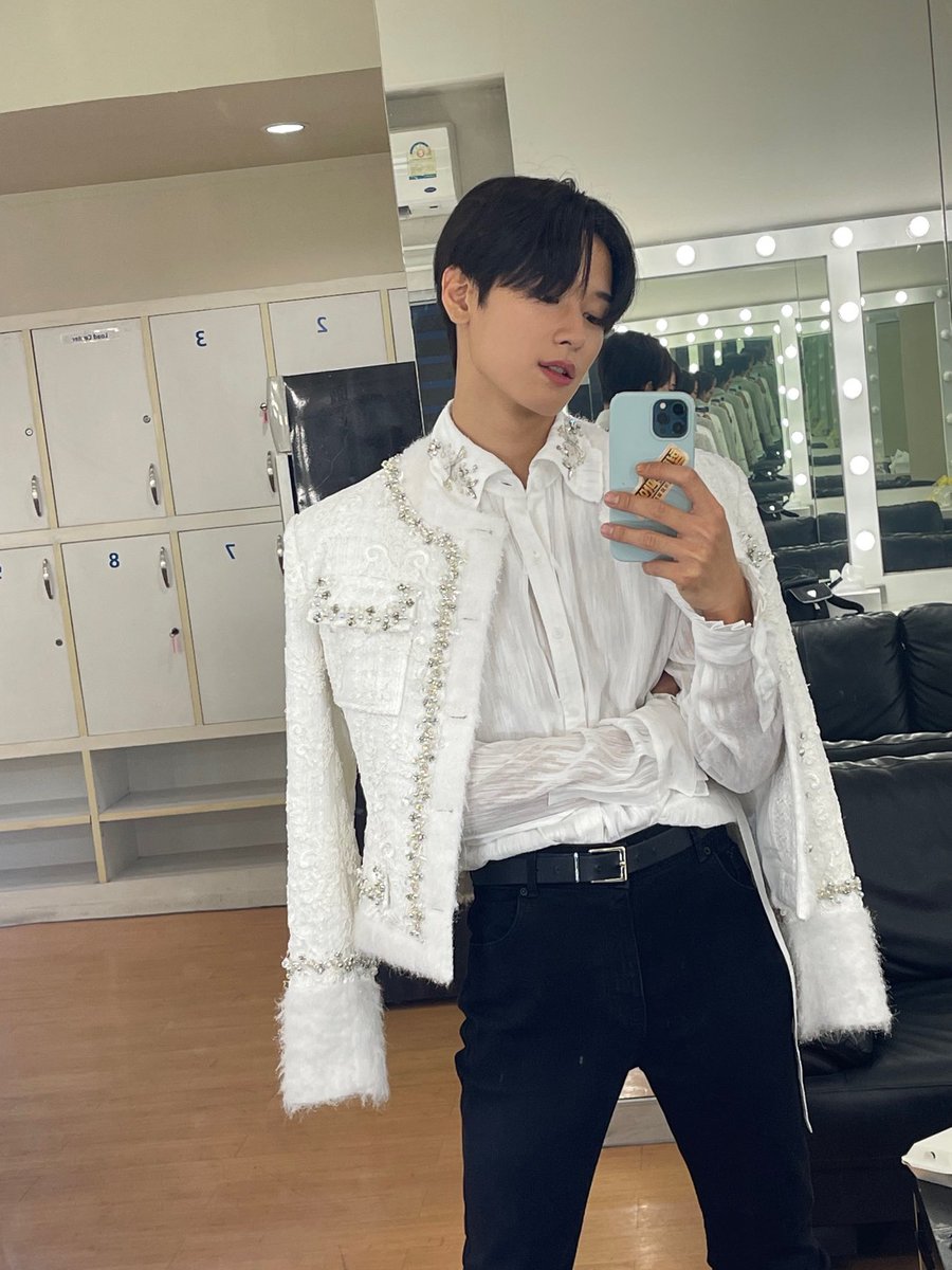 순간의 주연 tweet media