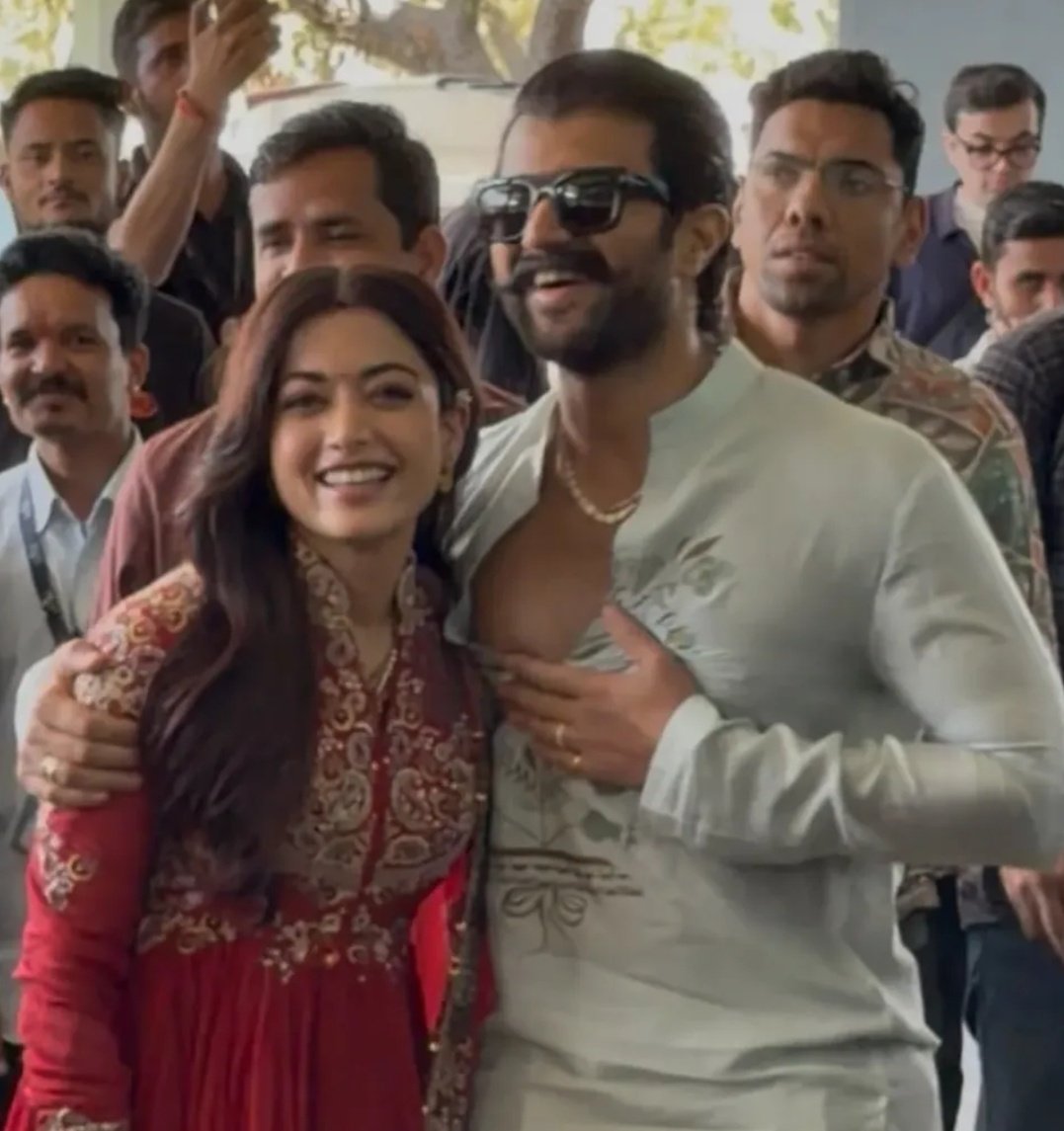 Rashmiically's tweet photo. This is sooo cuteeee😭✨🧿
#RashmikaMandanna 
#VijayDevarakonda 
#virosh https://t.co/AGiCi4aNHB