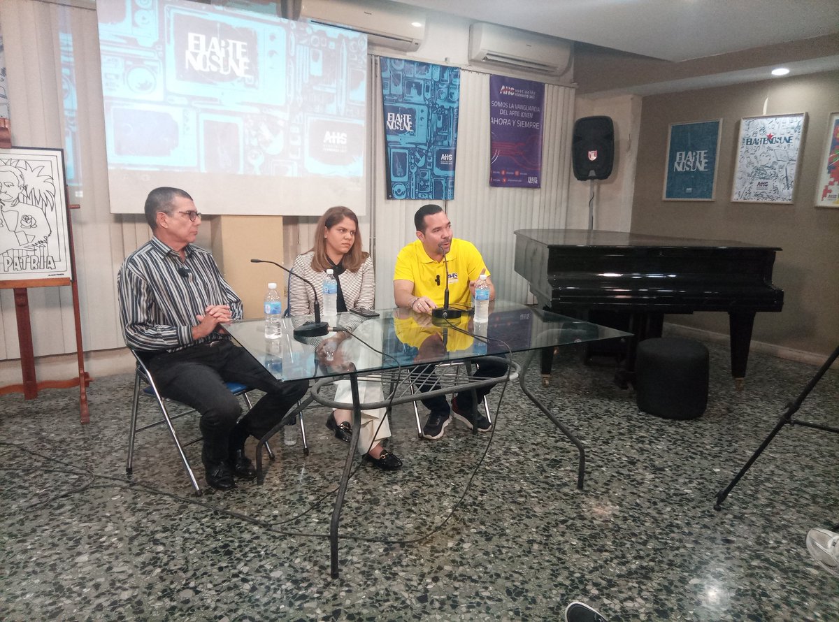 💬 Dialogar, dialogar.

🚨 Tuvo como invitados a José Ramón Cabañas, diplomático y Director del Centro de Investigaciones de Política Internacional y a la periodista y profesora universitaria Roxana Romero. 

#TeamCaimanero 
#AHSCuba
#AlmaAHS