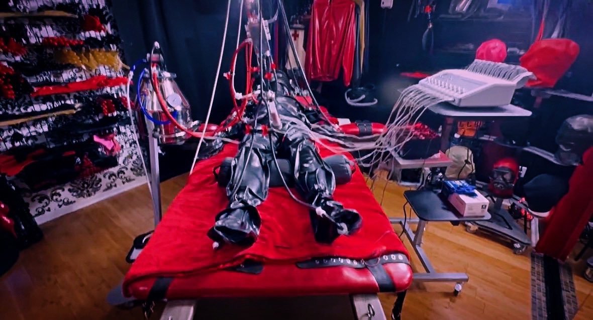 Bridget &amp; Sindy Ballard in their Phoenix, Arizona location, taking a Slave on a ride in the SeriousKit Mega Suit. Get inside and enjoy the ride! SeriousKit Studio Mega. This suit is not only a very unique and involved vacuum suit, it has suction, pulsating, fluids at varying