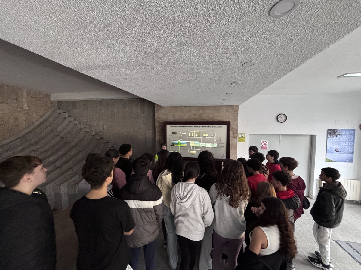 El alumnado de 3º ESO, grupo A, visitan la potabilizadora de #Salamanca, conociendo la calidad y ventajas del agua 💧  de nuestra ciudad.