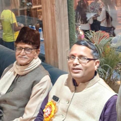 3 मार्च को सार्वजनिक अवकाश घोषित कराने के लिए माननीय शिक्षक विधायक श्री राज बहादुर सिंह चंदेल जी के प्रति हृदय से कृतज्ञता।
प्रदेश में हजारों बैंक शाखाओं में कार्यरत लाखों कर्मचारी अक्सर अपने घर से सैकड़ों किलोमीटर दूर सेवा दे रहे हैं। होलिका दहन 2 मार्च और रंगोत्सव 3 मार्च को