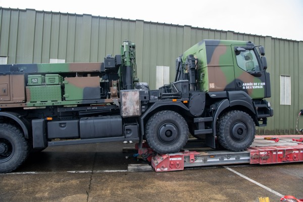 top_force's tweet photo. 🚀🇫🇷🇮🇹#SAMP_TNG #ASTER30B1NT @MBDAFrance #Eurosam @thalesgroup L’arrivée du #Mamba SAMP/T NG au #CEAM @CeamAwc  : une révolution pour la #Défense aérienne française @Armee_de_lair et européenne https://t.co/ZfuL0UHKpW https://t.co/gpcOyu5gJP