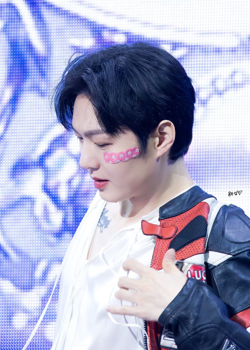 N년전 오늘의 창섭🍑 tweet media