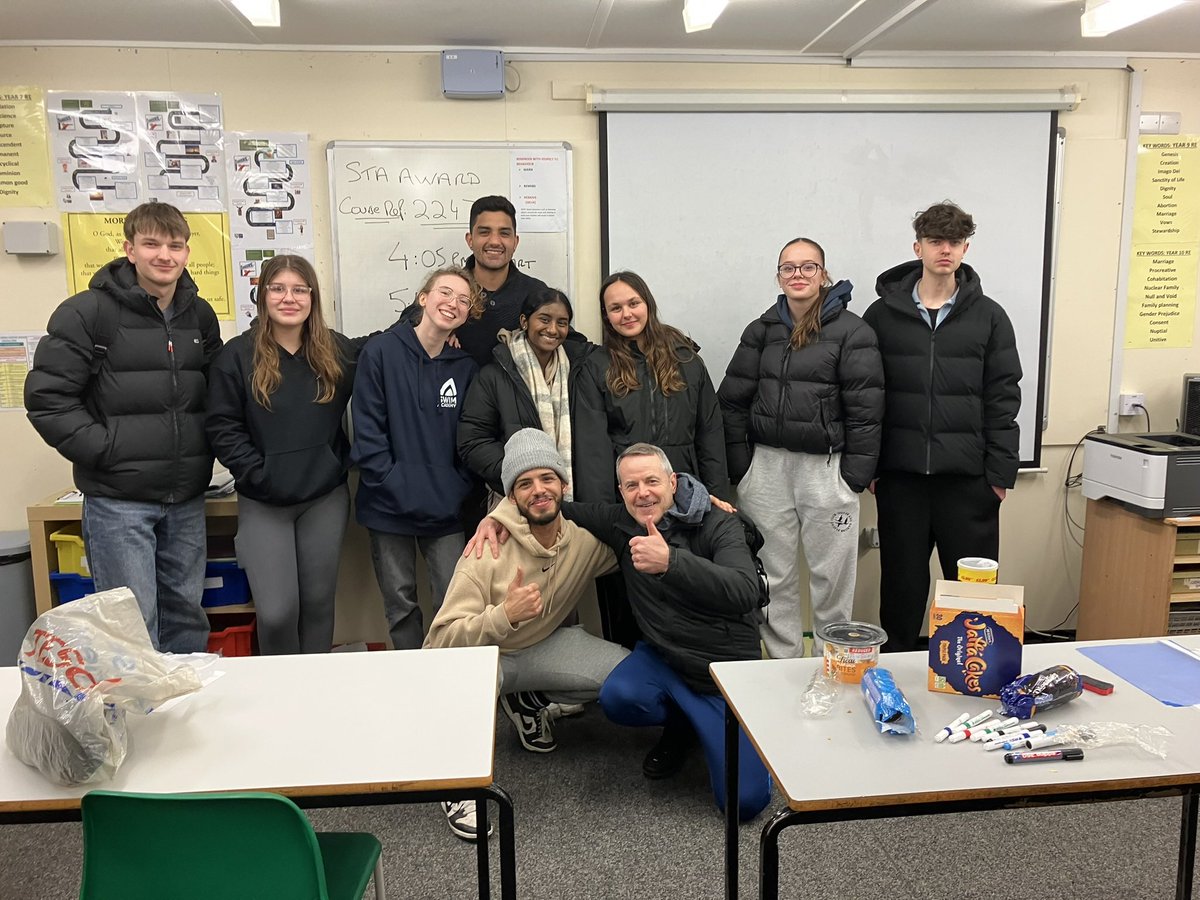 DavePerryATC's tweet photo. Well done and thank you to all the wonderful learners who took part in the inaugural STA Award in Teaching Swimming course at Thomas More school from 9 - 20 February! A BIG thank you also to Robbie Rogers at Great Waves swim school for helping make this course happen! https://t.co/GNXrkPlJN5