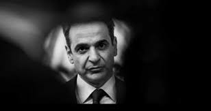 Μέχρι να εμφανιστεί ο Κούλης, θεωρούσα τον Αποστάτη ό,τι χειρότερο έχει εμφανιστεί στην πολιτική μας ζωή.
Ο γιος του όμως τον ξεπέρασε σε δυσωδία!
Να δούμε τι άλλα φιντάνια θα βγάλει στο μέλλον η πιο βρώμικη ελληνική πολιτική οικογένεια στα 200 χρόνια του ελληνικού κράτους!!!