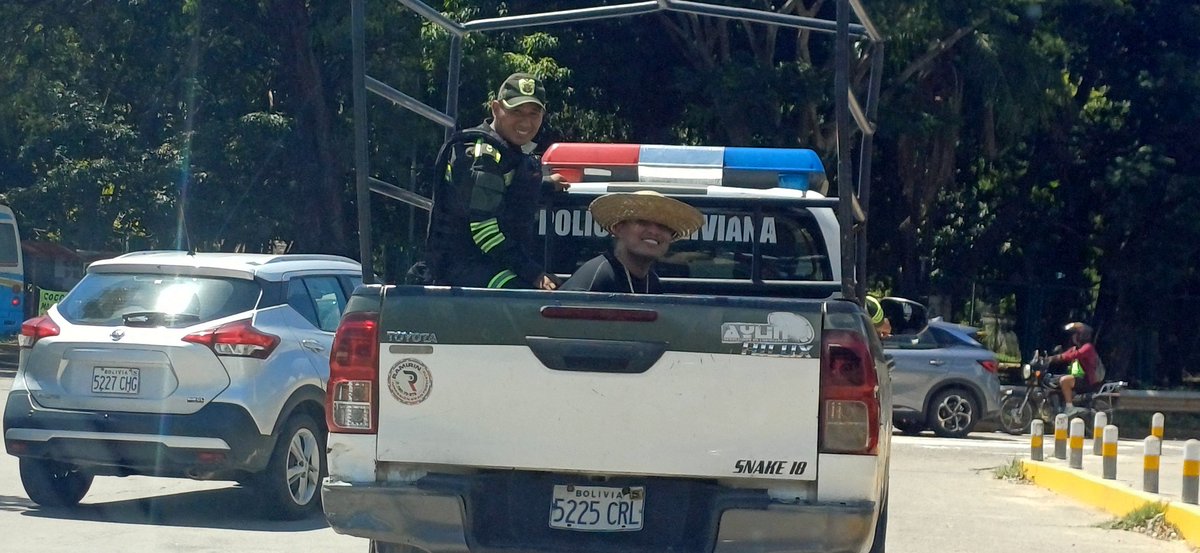 ffjuarez67's tweet photo. Por tradición camba e mier...!!! 🤣🤣🤣 https://t.co/mTjsKLLPVz