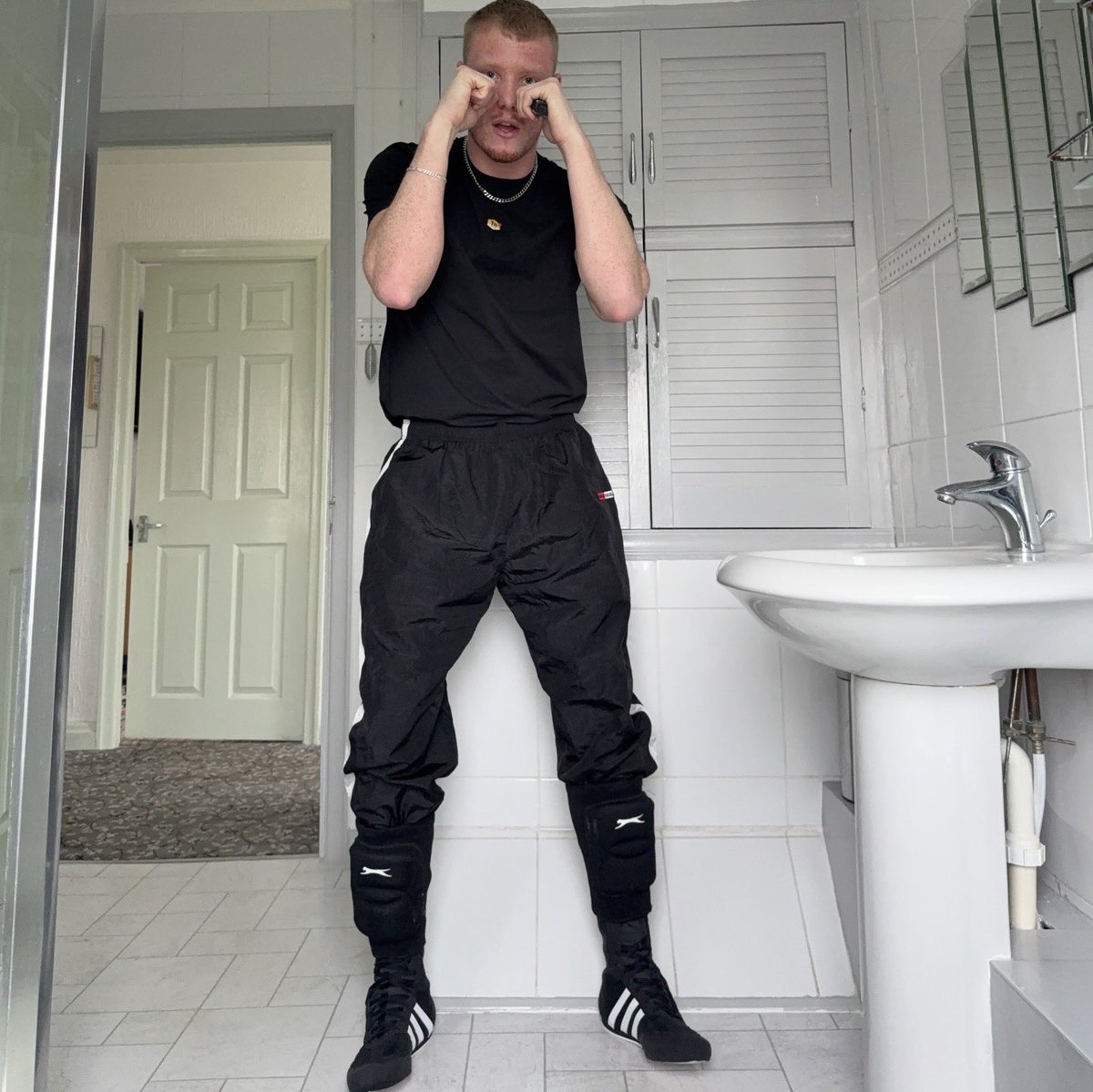 CHAVBARB tweet media