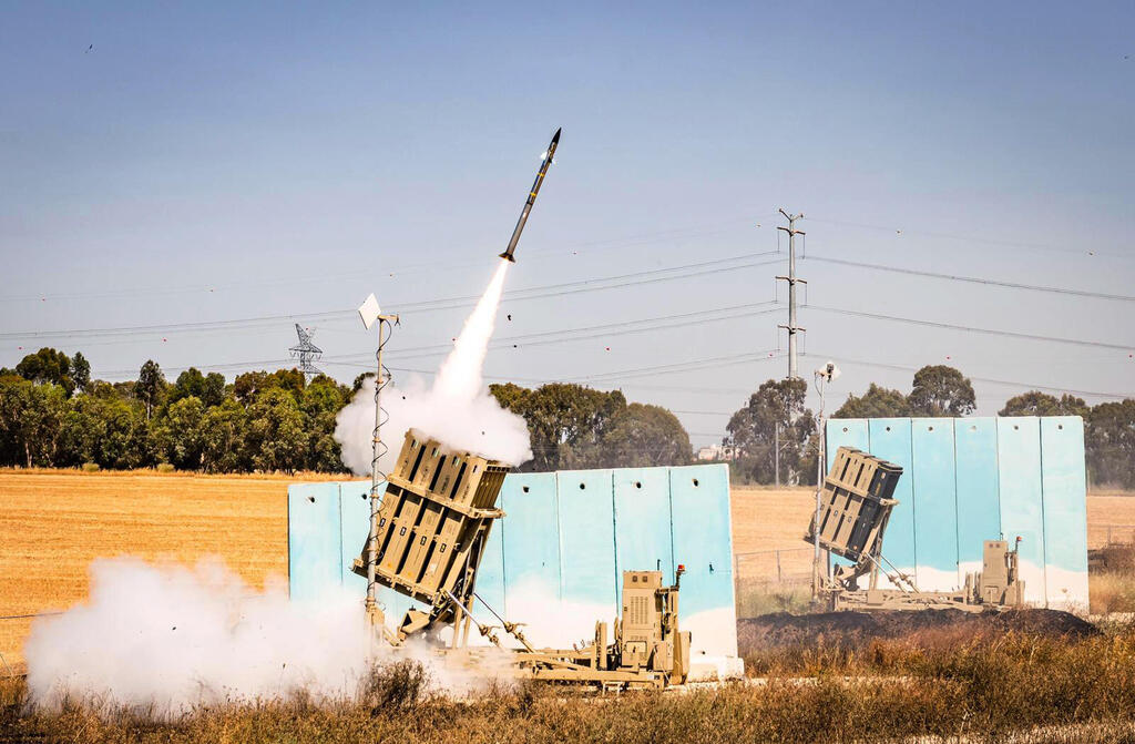 RSSMBSCORE's tweet photo. 🚨 Breaking :

Israel open to share Iron Dome technology with India 🇮🇳🇮🇱

Do you support this move?

A) Yes 
B) No https://t.co/pH2o3jFIyd