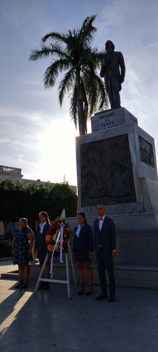 👉 En la Plaza de la Revolución en #Bayamo se rindió homenaje este #27DeFebrero al ilustre Carlos Manuel de Céspedes, en el 152 aniversario de su caída en combate en #SanLorenzo 
#CubaViveEnSuHistoria