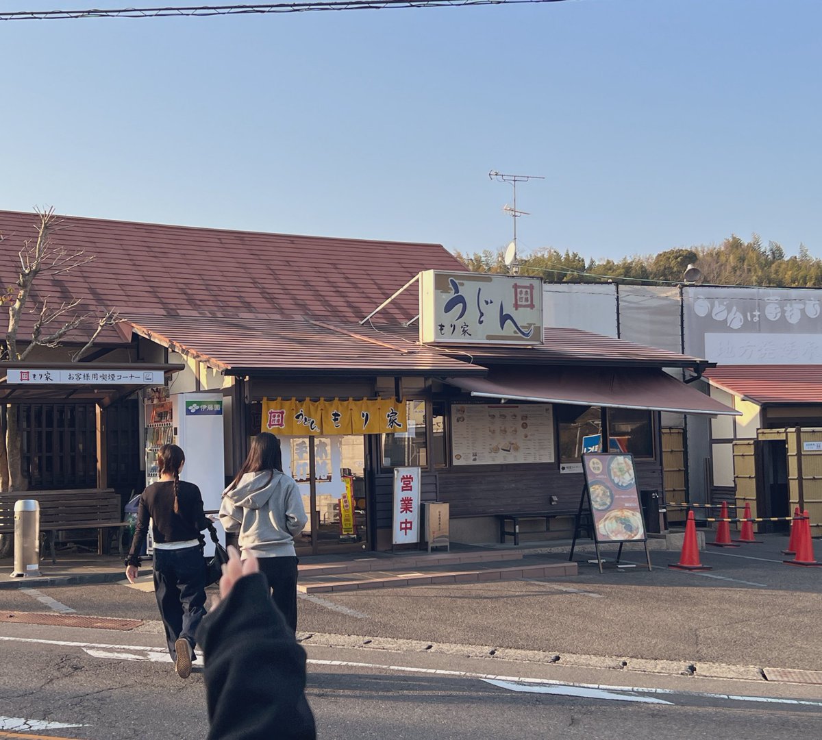 setsuka_penguin's tweet photo. うどんの国 https://t.co/5A36Iob7D1