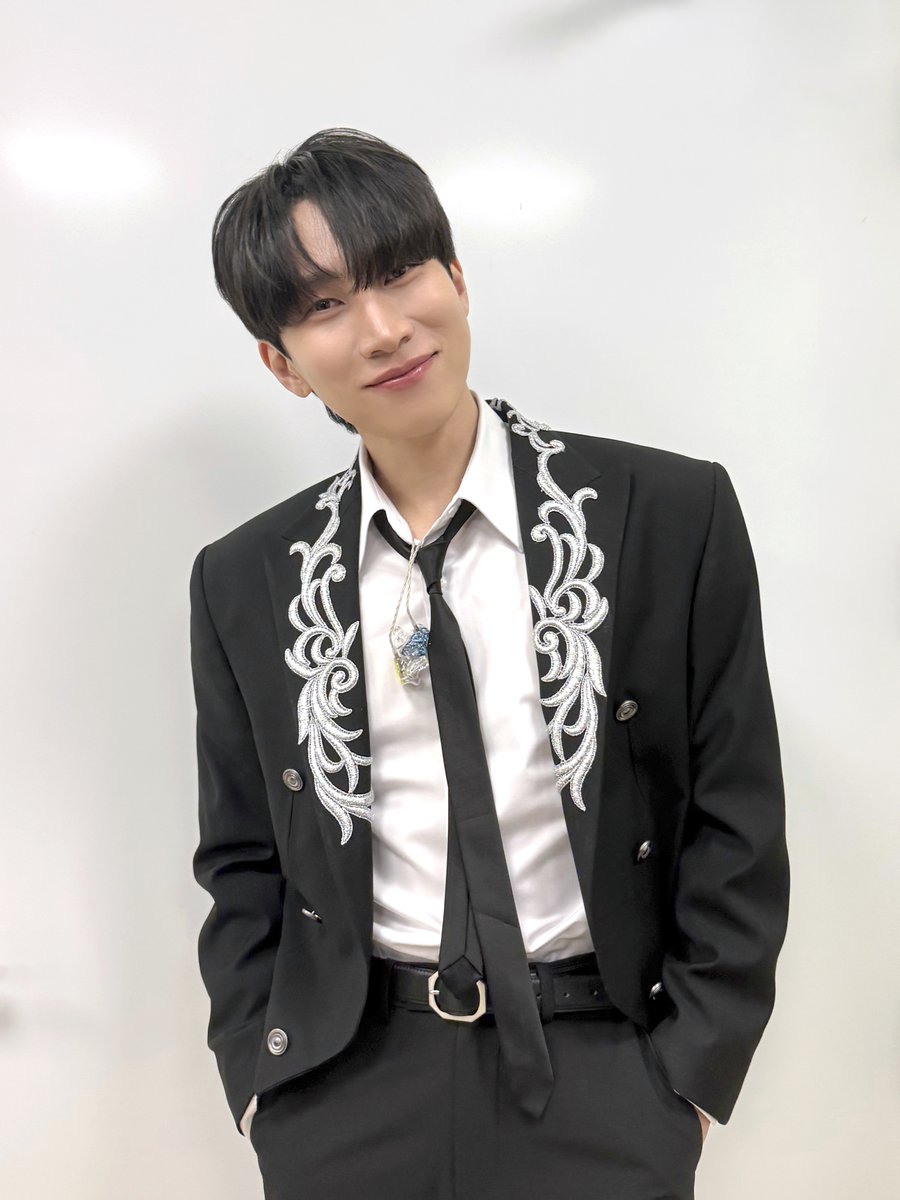 BTOBCOMPANY's tweet photo. [📂]

📂 B:CHIVE
└📁 260227 SEO EUNKWANG CONCERT <𝑴𝒚 𝑷𝒂𝒈𝒆> in Taipei

타이베이에서 만난 은광이와 멜로디 💙
은광이의 진심과 멜로디의 감동이 만나
행복하게 마무리를 할 수 있었습니다!
멜로디〰️ 덕분이야 ₍˄·͈ ‧̫ ·͈˄₎♡

#비투비 #BTOB
#My_Page
#서은광 #SEOEUNKWANG
@BTOB_SEKwang