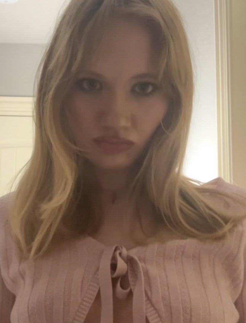 A ৻ꪆ tweet media