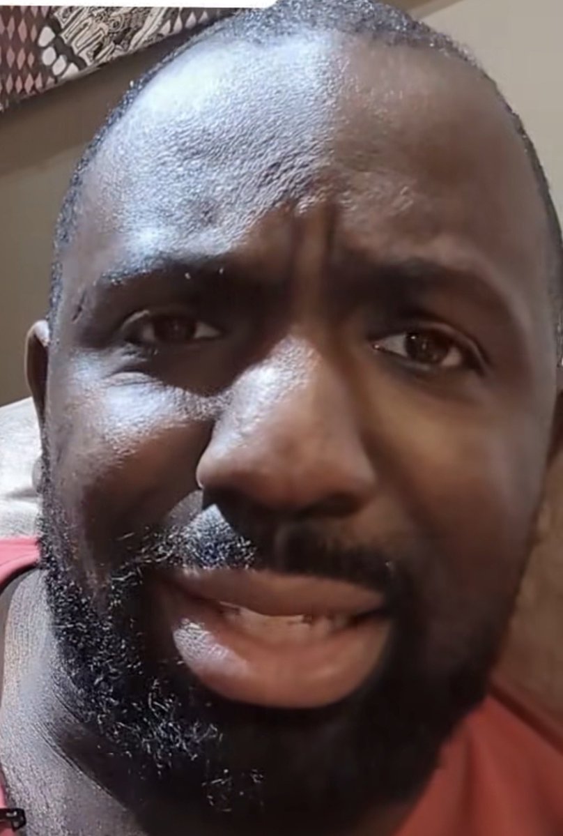 🇬🇧  Reports that this Man is going around the UK - Filming Women on Public Transport against their knowledge or will &amp; then using the images for his own satisfaction &amp; also posting them online social media.

Stay vigilant out there Ladies &amp; if you see him - best avoid or better