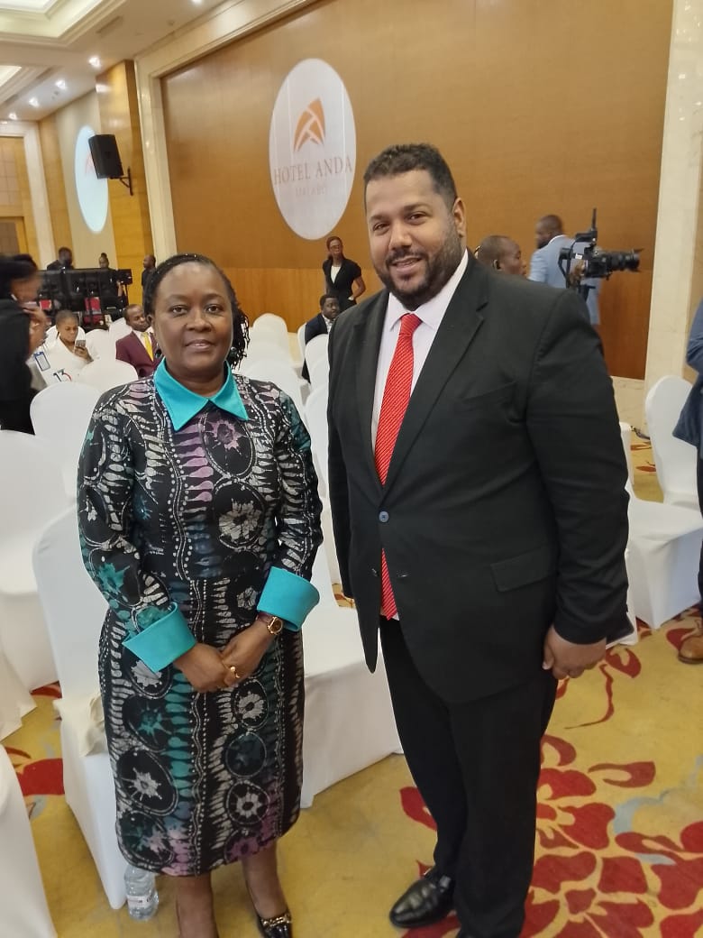 El embajador de #Cuba🇨🇺, Ángel G. Suárez, participó en el XIII Aniversario del Instituto Nacional de Estadística (INEGE) en Malabo.

Destacó la importancia de la cooperación técnica y el intercambio para el desarrollo sostenible y la Agenda 2030.

🔗misiones.cubaminrex.cu/es/articulo/em…