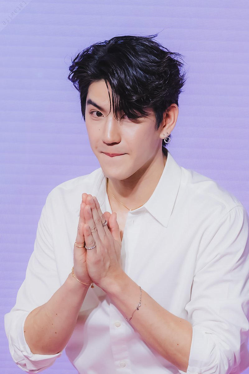 ใครอยู่คอกแฟนคลับคงรู้  ว่าสู้ขนาดไหน
หลบการ์ด หลบคนเดิน หลบตากล้อง ฯลฯ
EVERY BRIGHT WITH SEA
#LOrealGlycolicXSea
#sea_tawinan <a href="/Sea_tawinan/">Inthu, Tarotist | ปิดรับดูดวงชั่วคราว (ลาพักใจ) 🔮</a>