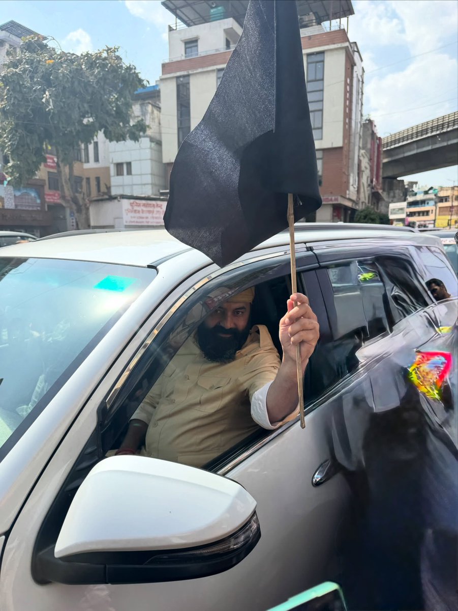 समय-समय की बात है लाला 

जब 2024 में ठाकुर मोदी के विरोध में हुआ तो पूजनीय वर्ग ने ठाकुर को मुगलपू ….कहा 

लेकिन आज UGC को लेकर ठाकुर मोदी का विरोध कर रहा है तो ठाकुर अच्छा लग रहा है 

इस दुगलाई मानसिकता का क्या उपाय है