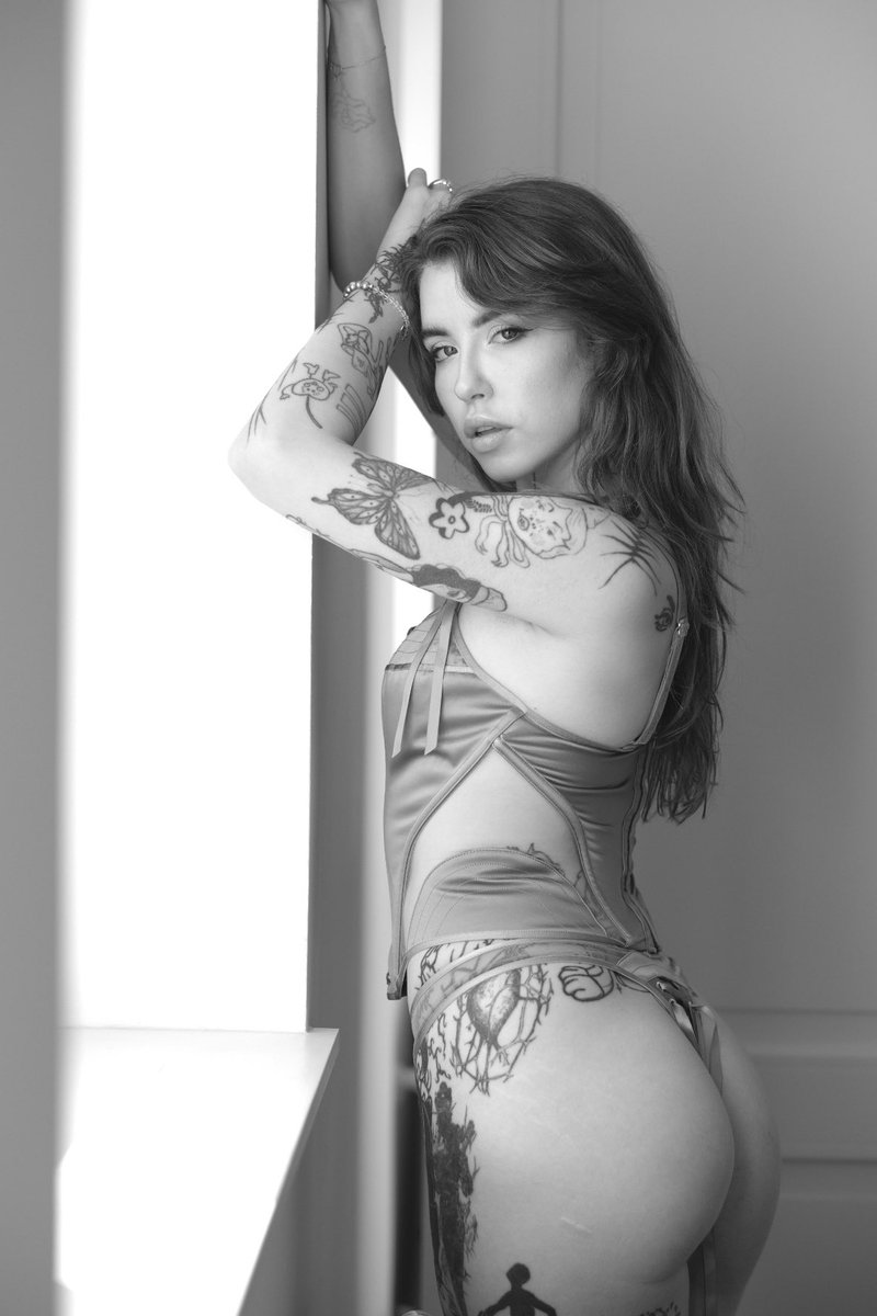 Messy Hot tweet media