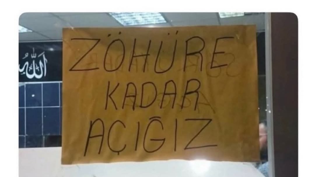 <a href="/YuksekogretimK/">Yükseköğretim Kurulu (YÖK)</a> Üniversite Personeli 
 Tayin olamıyor,
 GEÇİNEMİYOR 
  
 Öğrenciler 
 Denklik, Af bekliyor 

 YÖK normalde ortada Yok 
 Ramazan iftarında mı birlik, beraberlik aklınıza geldi?
Binlerce Üniversite personeli tayin hatta becayiş 
yapamazken ?
  
Ya Söz Verdiğiniz #akademikzam ?