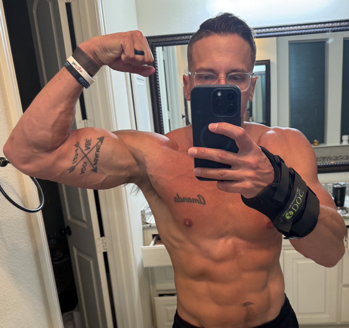 Lawrence | SwolLyfe tweet media