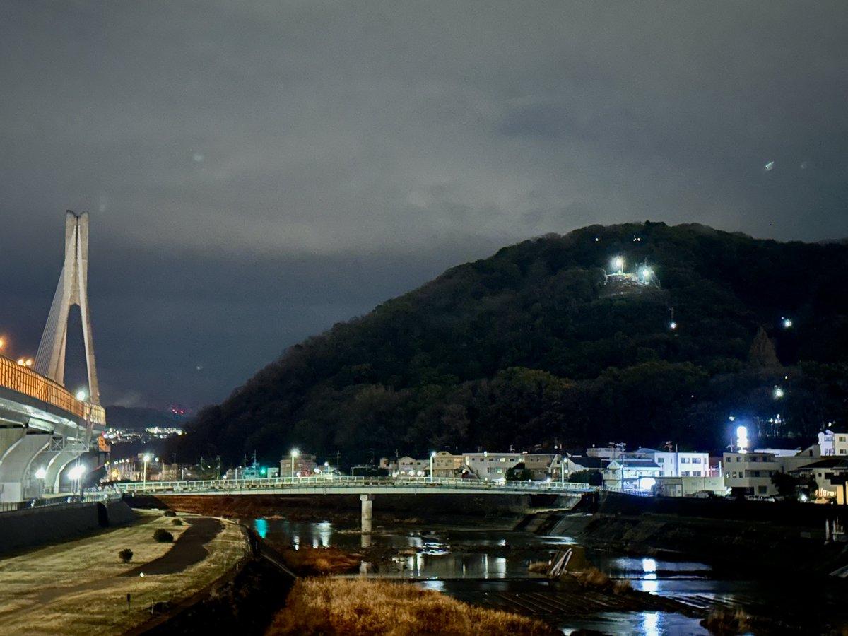 深夜一時の自転車散歩の五月山。